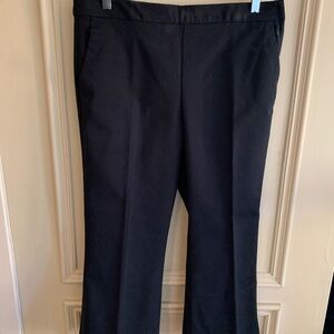 New with tags. ZARA WOMAN cropped and slightly flared black pants